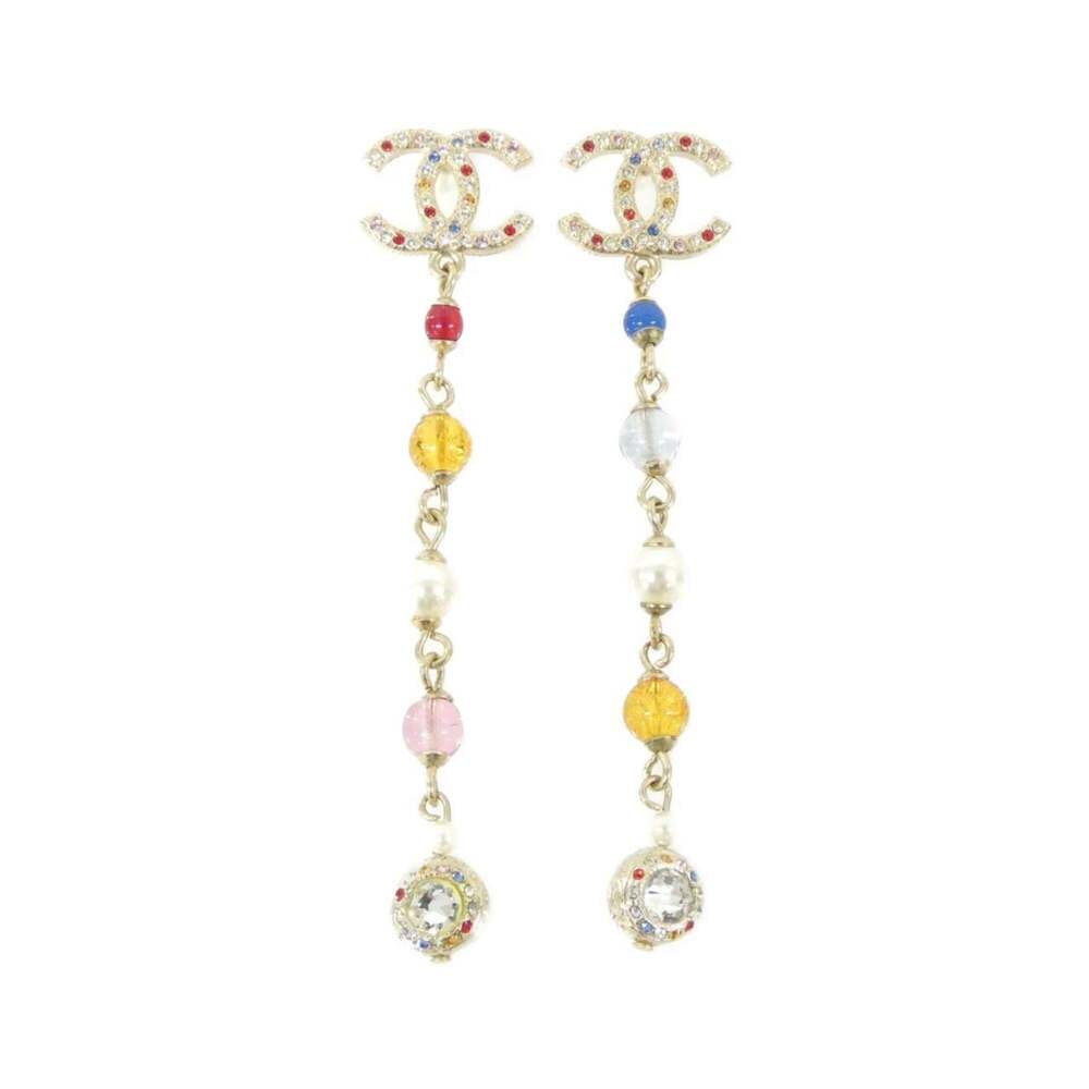 CHANEL Authentic White Earrings - Picture 1 of 3